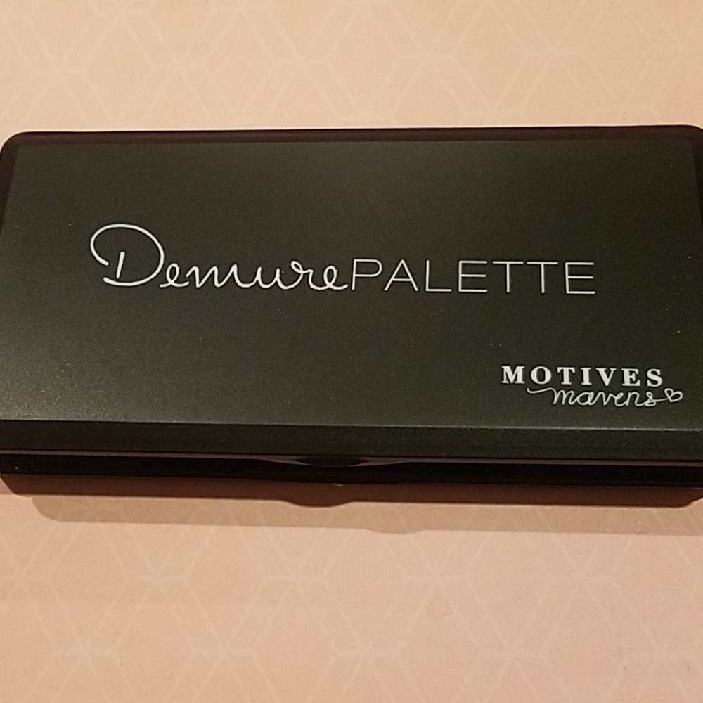 Motives cosmetic